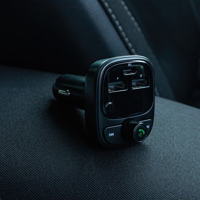 Forever FM Transzmitter Bluetooth 2 x USB-A 1 x USB-C PD 30W TR-370 fekete